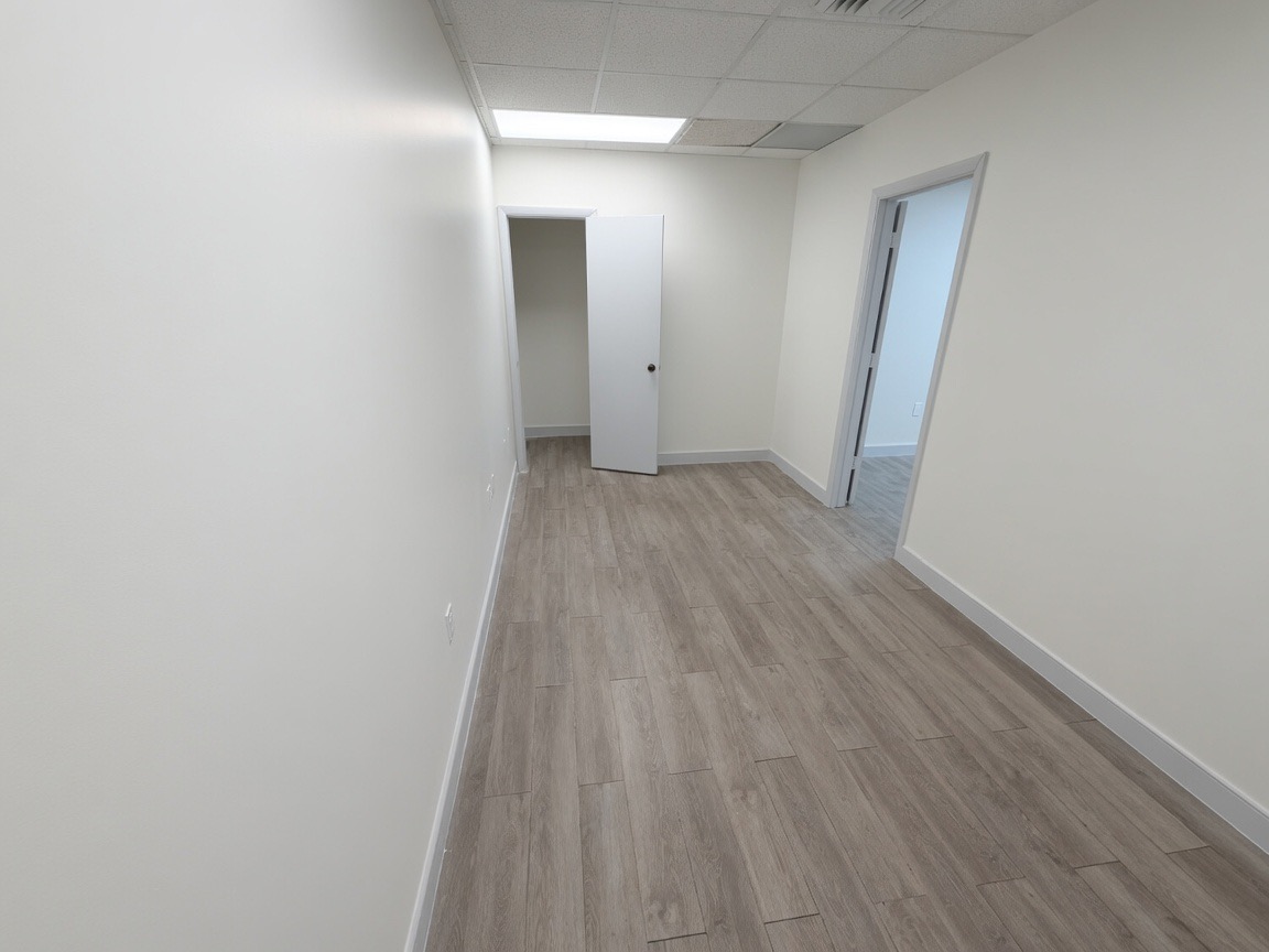 Suite 111 — 2950 CYPRESS BUILDING — 2/4