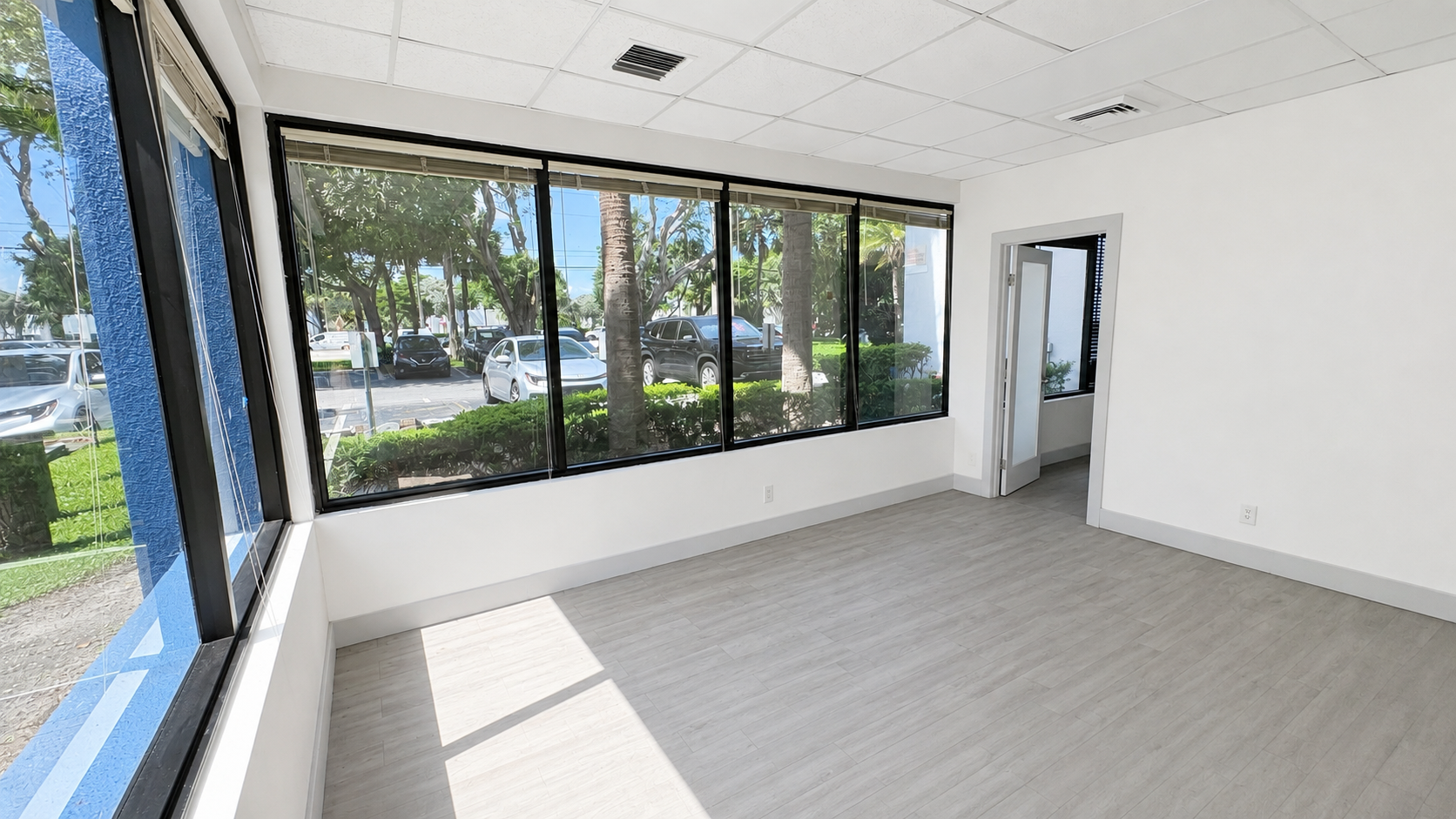 Suite 104+105 — 2950 CYPRESS BUILDING — 3/6