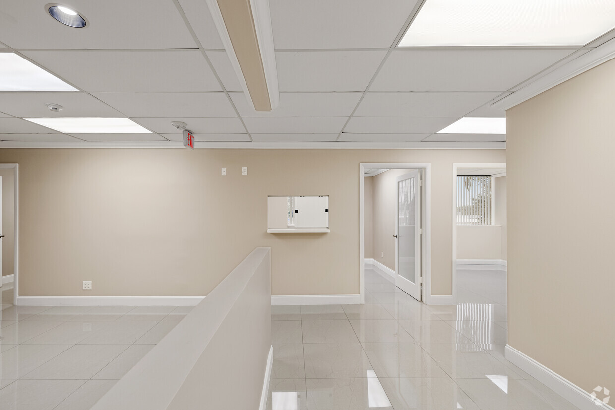 800 CYPRESS BUILDING — 13/19