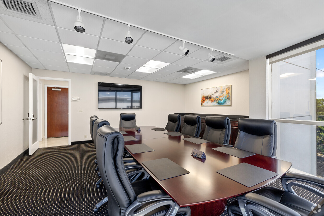 800 CYPRESS BUILDING — 14/19