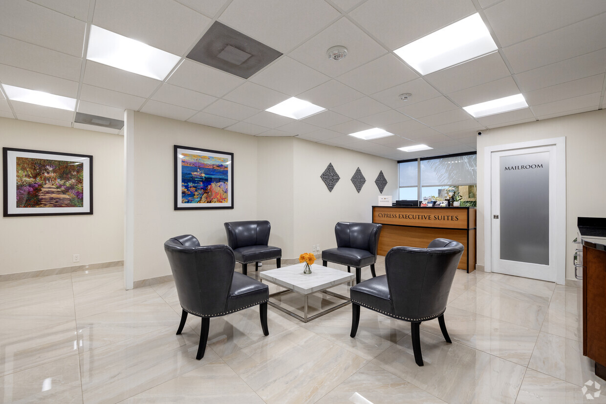 800 CYPRESS BUILDING — 16/19