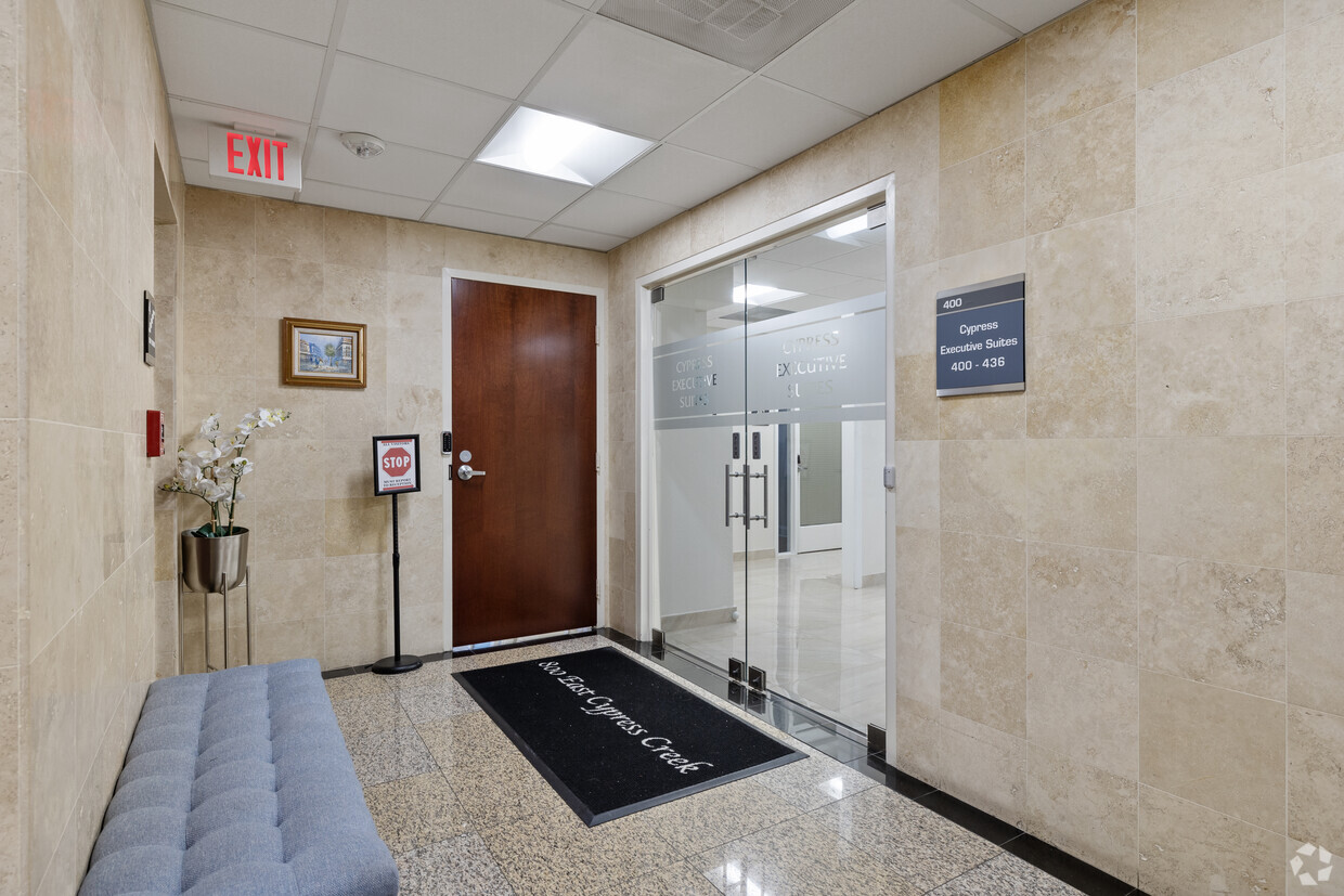 800 CYPRESS BUILDING — 19/19