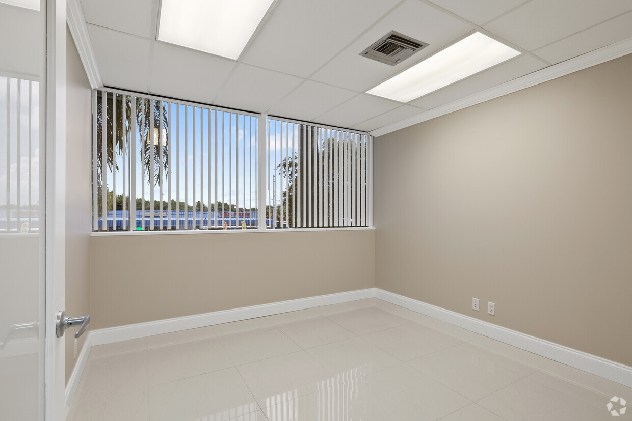 800 CYPRESS BUILDING — 15/19