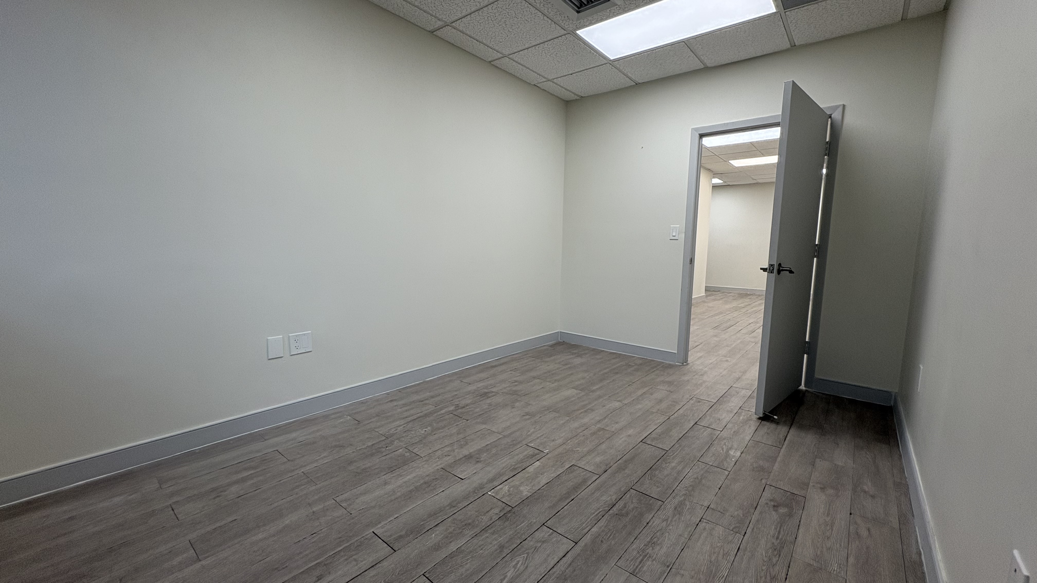 Suite 235B — 2950 CYPRESS BUILDING — 6/10