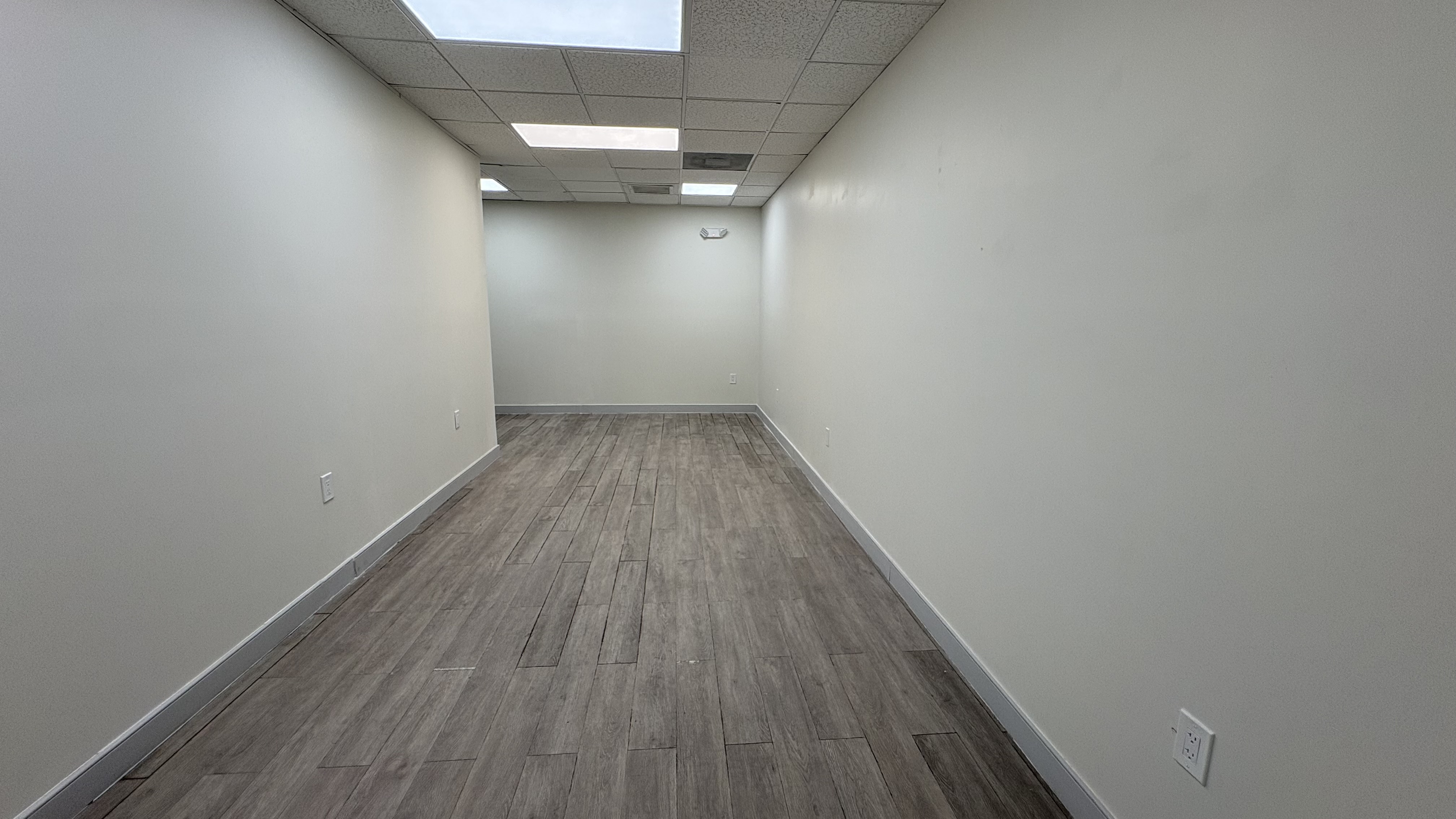 Suite 235B — 2950 CYPRESS BUILDING — 5/10