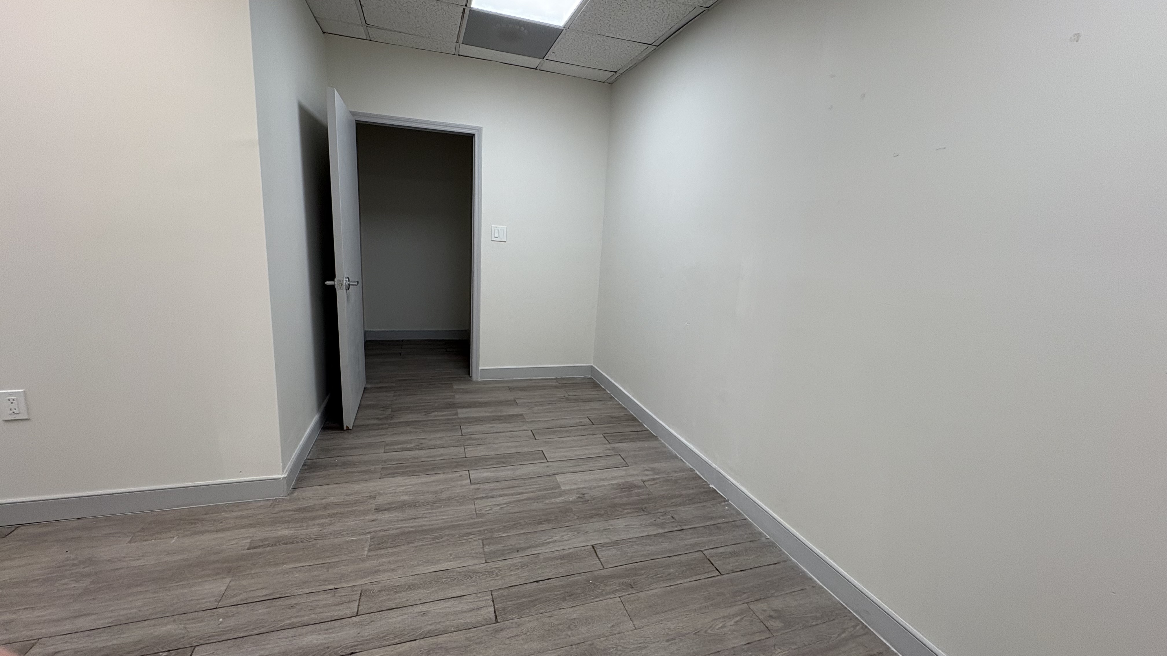 Suite 235B — 2950 CYPRESS BUILDING — 3/10