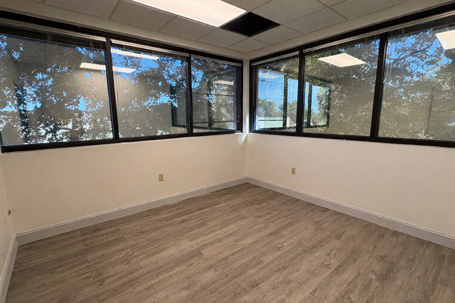 Suite 331 — 2950 CYPRESS BUILDING — 6/7