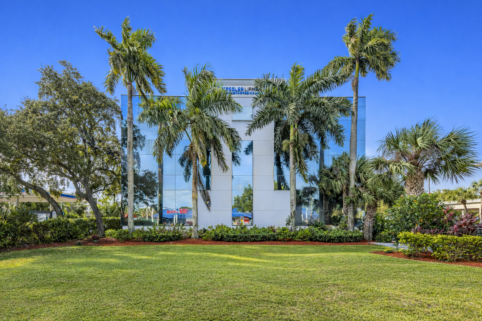 800 CYPRESS BUILDING